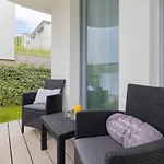 Redlowo & 2 Bedrooms & Parking By Renters Apartmán