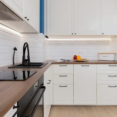 Redlowo & 2 Bedrooms & Parking By Renters Apartamento *