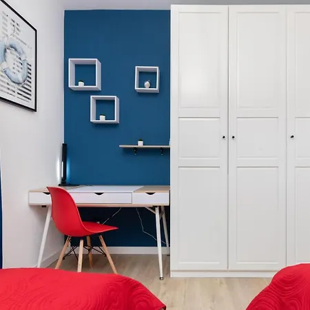 Redlowo & 2 Bedrooms & Parking By Renters * غدينيا