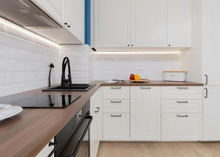 Redlowo & 2 Bedrooms & Parking By Renters Apartamento *