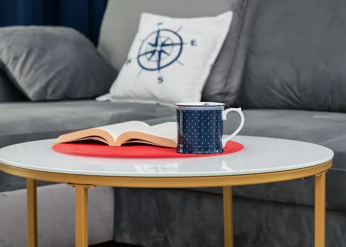 Redlowo & 2 Bedrooms & Parking By Renters Apartamento *